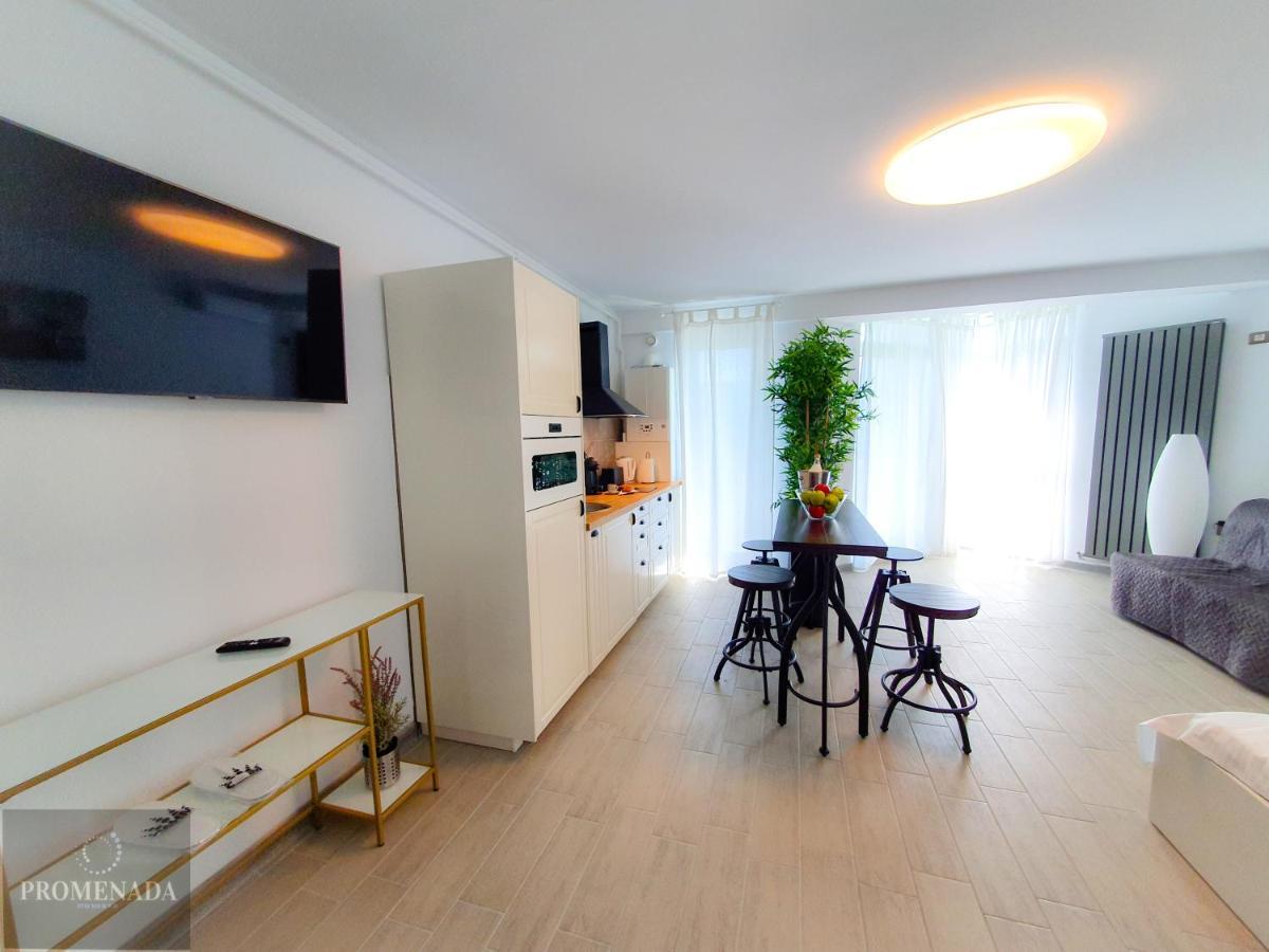 Coral Aparthotel Pool & Spa Mamaia Nord 那沃达利 外观 照片