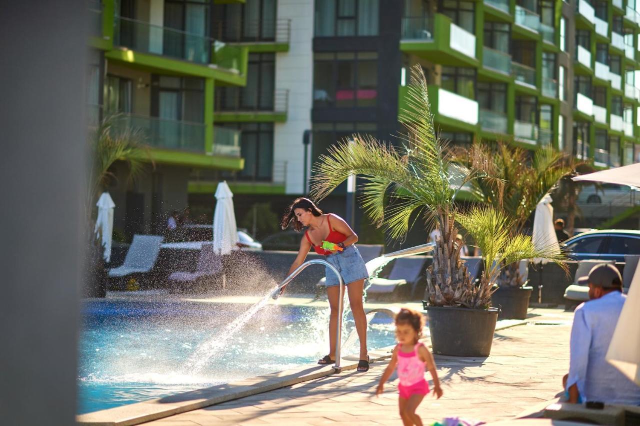 Coral Aparthotel Pool & Spa Mamaia Nord 那沃达利 外观 照片